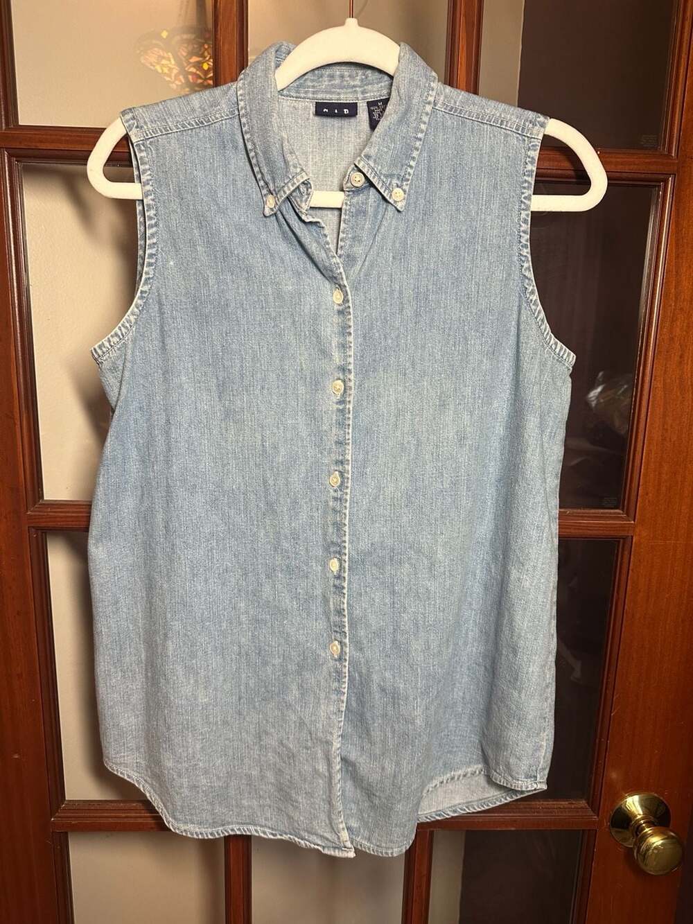 Gap Sleeveless Denim Shirt Size M Light Blue Cotton Button Up Blouse